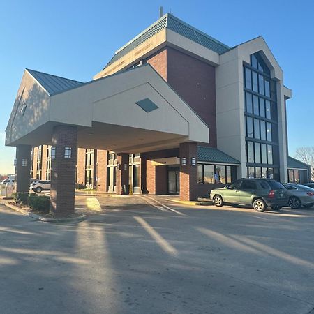 Отель Sonesta Essential Houston Hobby Airport Экстерьер фото