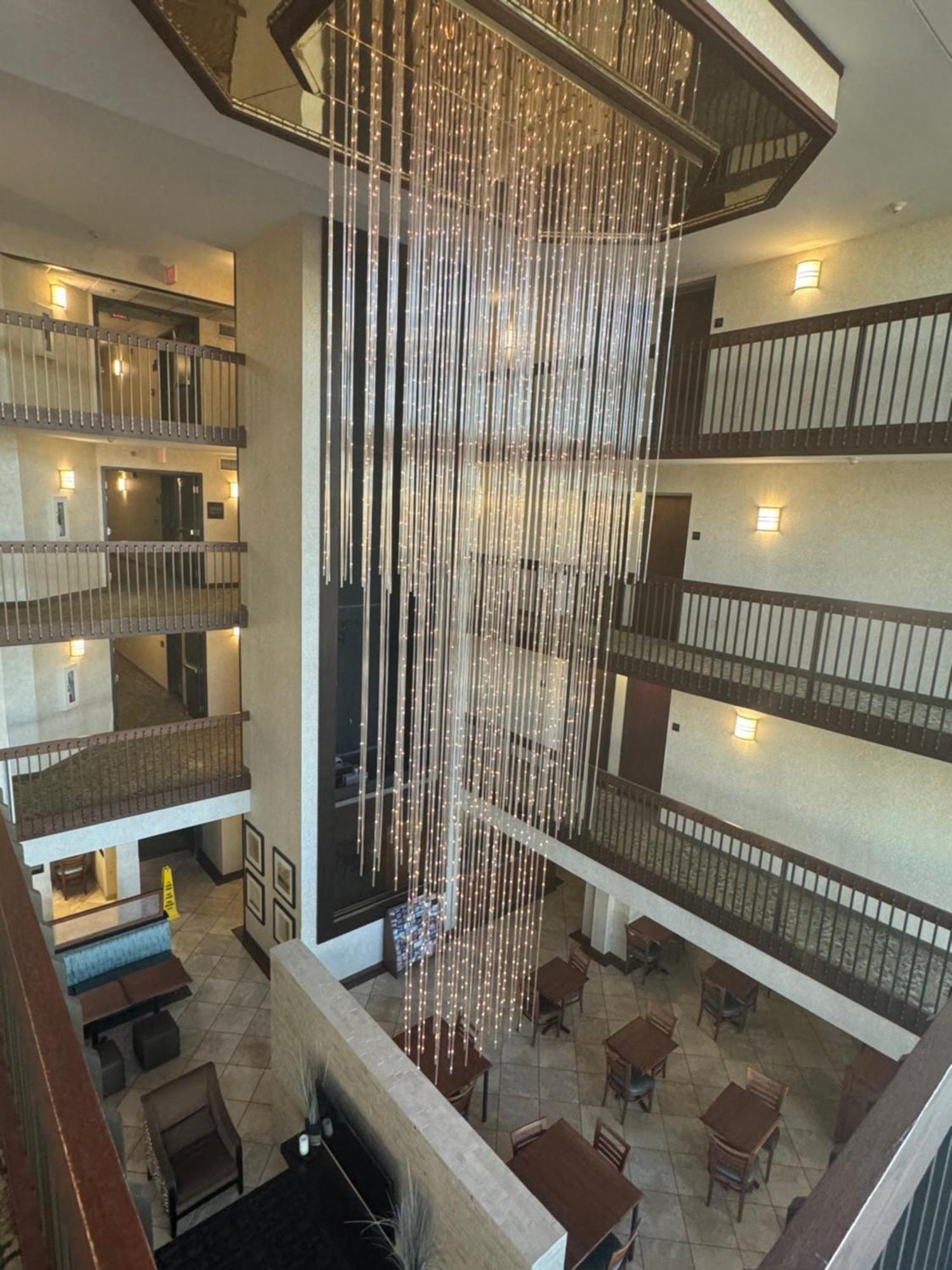 Отель Sonesta Essential Houston Hobby Airport Экстерьер фото