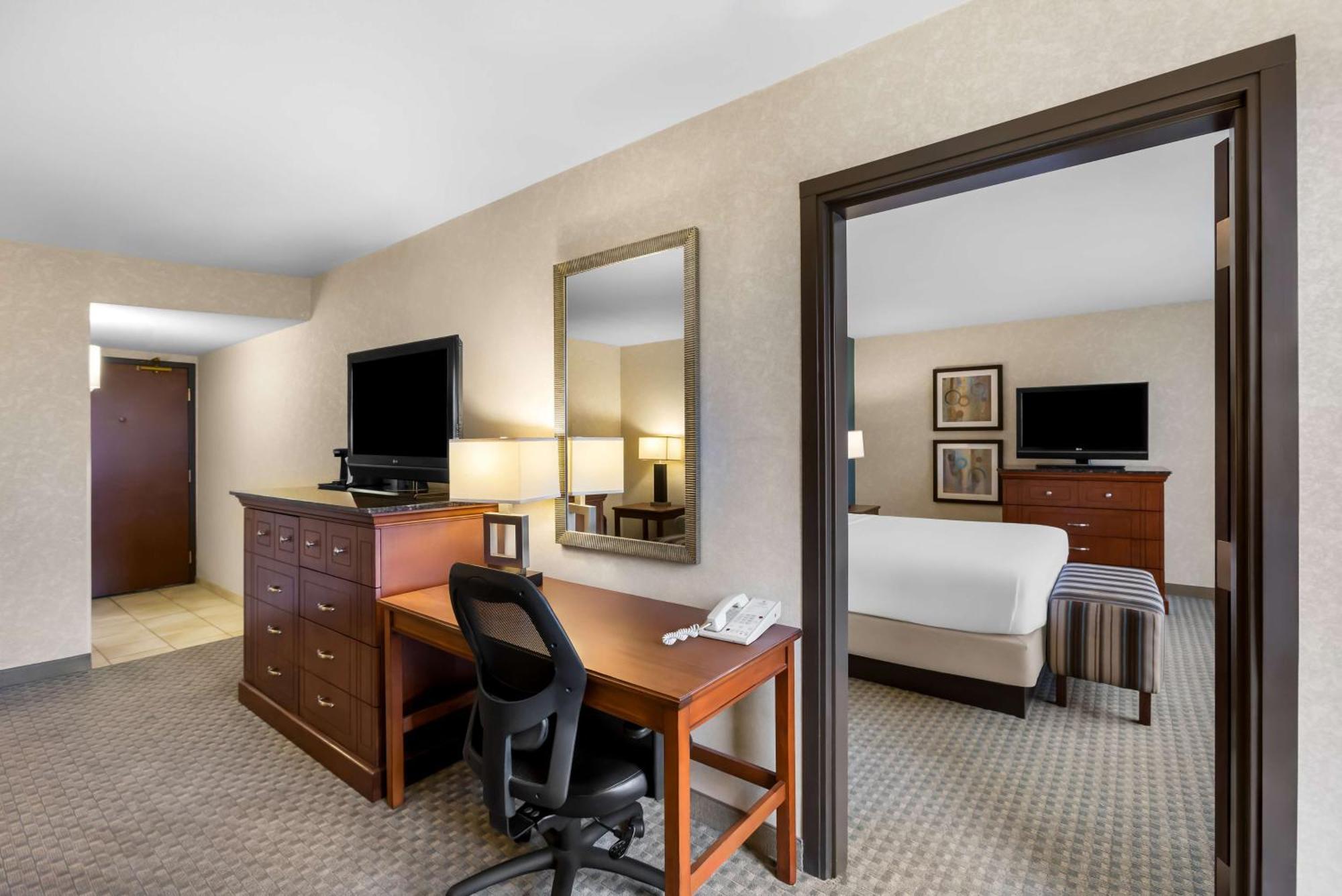 Отель Sonesta Essential Houston Hobby Airport Экстерьер фото