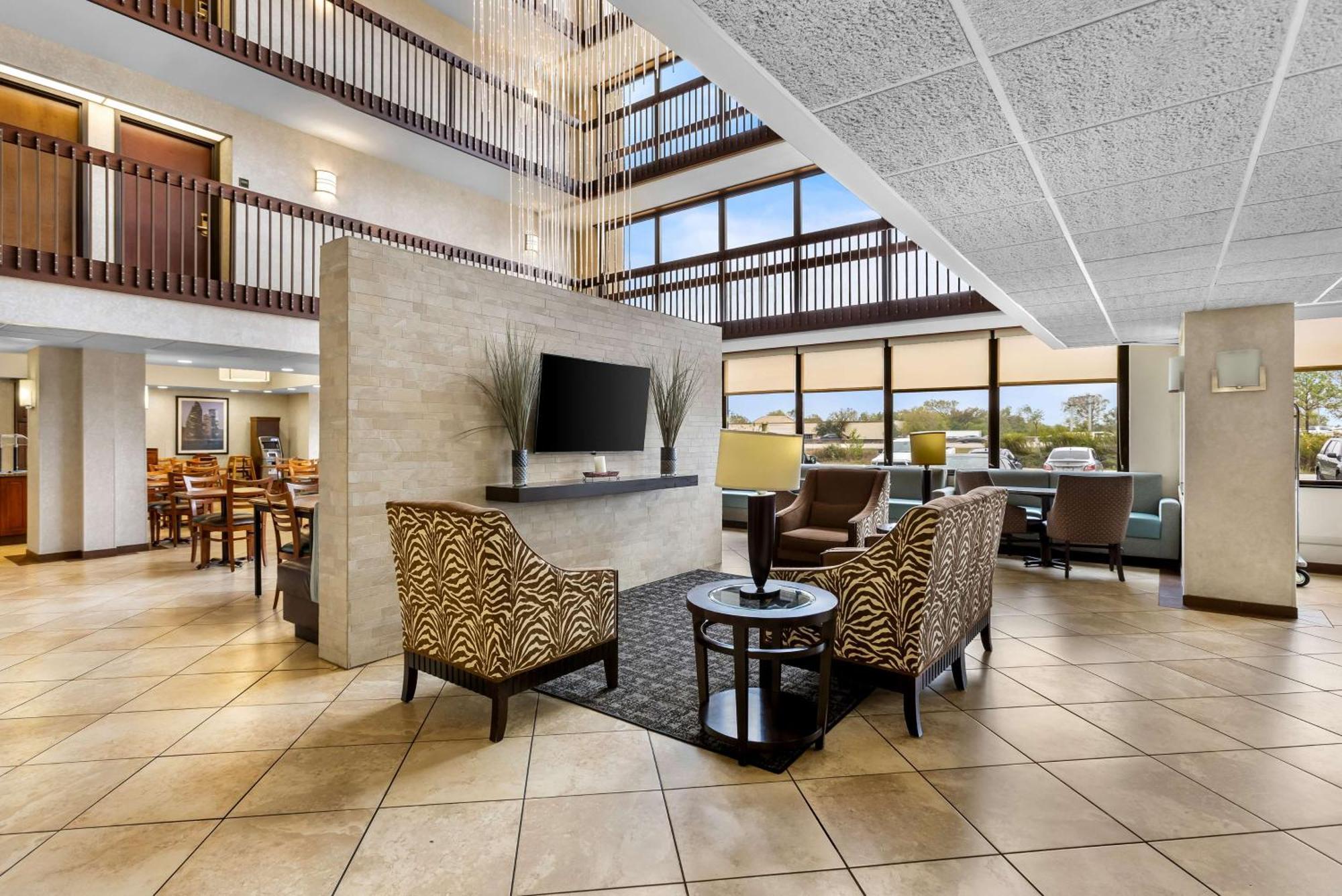Отель Sonesta Essential Houston Hobby Airport Экстерьер фото